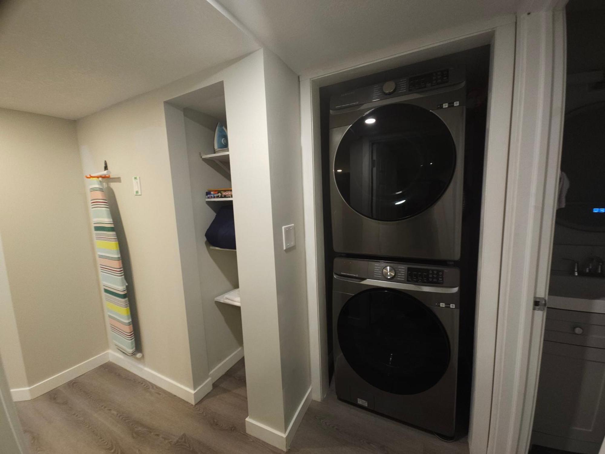 Cozy 2 Bedroom Suite, Queen Beds, Near The Airport Edmonton Eksteriør billede