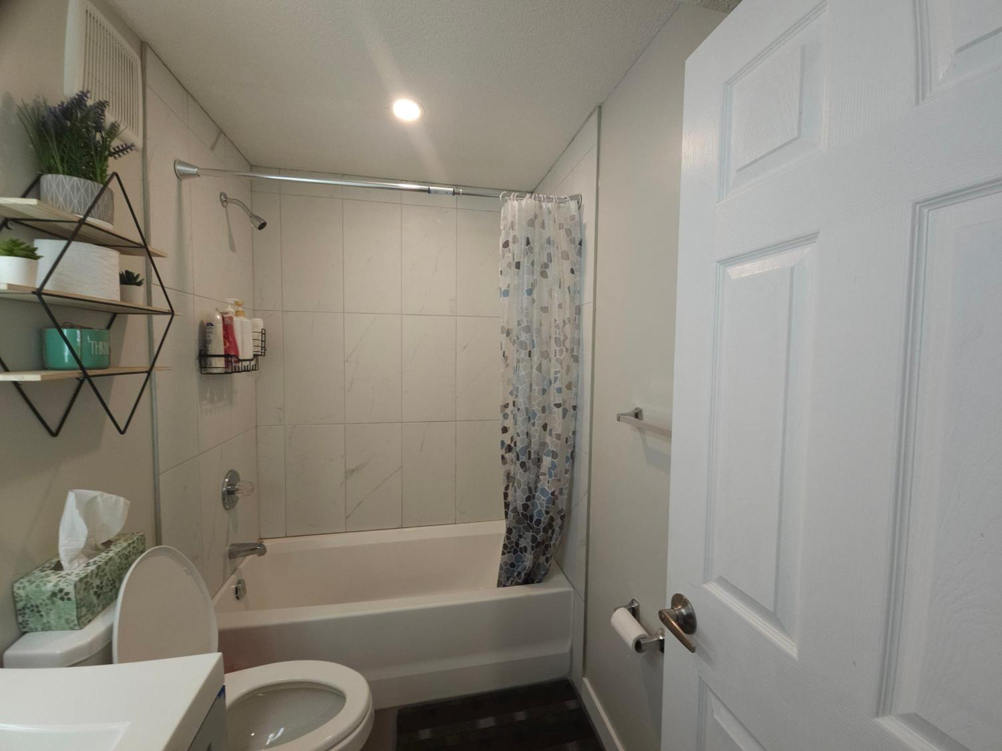Cozy 2 Bedroom Suite, Queen Beds, Near The Airport Edmonton Eksteriør billede