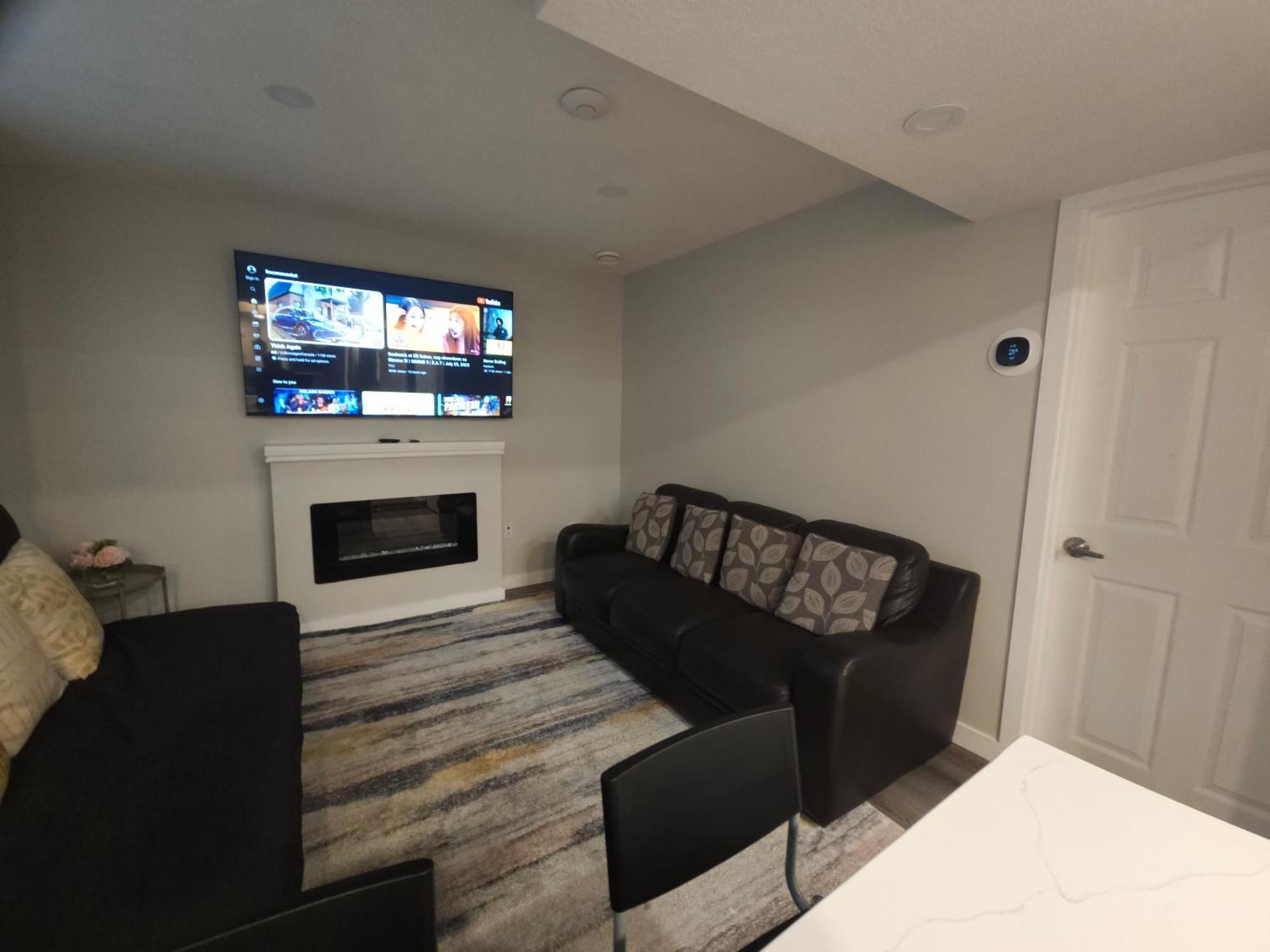 Cozy 2 Bedroom Suite, Queen Beds, Near The Airport Edmonton Eksteriør billede